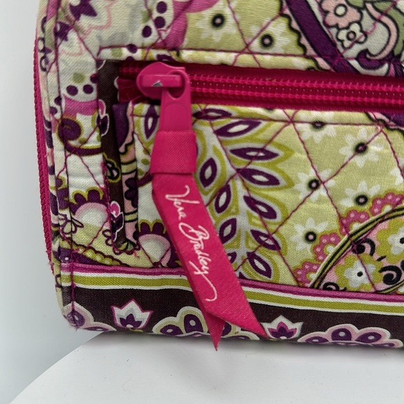 VERA BRADLEY “Very Berry” Quilted Turnlock Wallet (Retired Pattern) - Picture 2 of 6